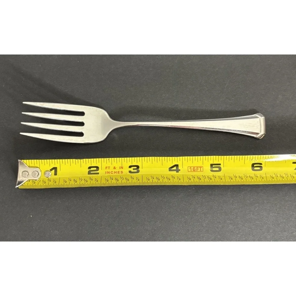 4 Oneida Maestro St. Leger Pieces 1 Dinner Fork 2 Salad Forks 1 Tablespoon